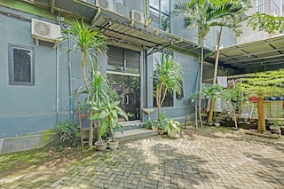 OYO ライフ 2928 ルマ・チェリア