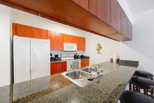 プールビュー・フロム・エクスクルーシブ・ブリッケル・コンド