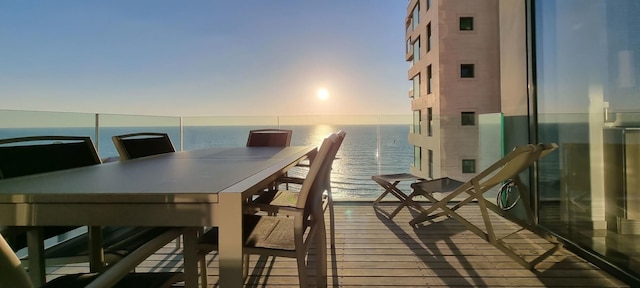 ハヤーコン ブルー シー アイ イン テル アビブ ヤフォ