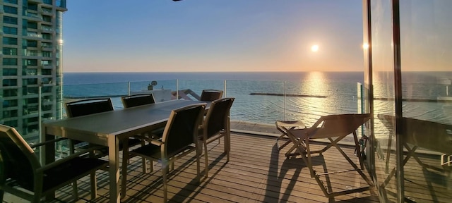 ハヤーコン ブルー シー アイ イン テル アビブ ヤフォ