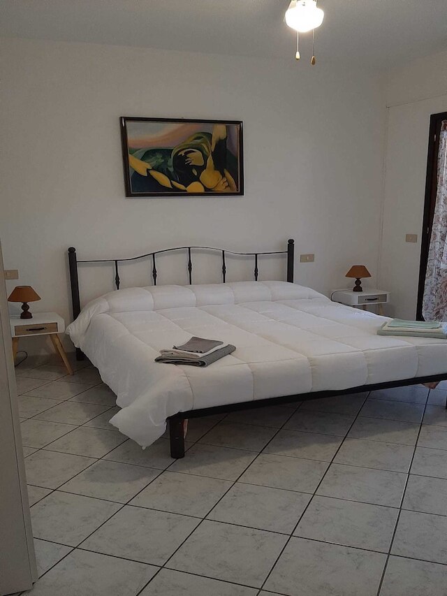 オルビア、コスタ・スメラルダ空港近く - 禁煙