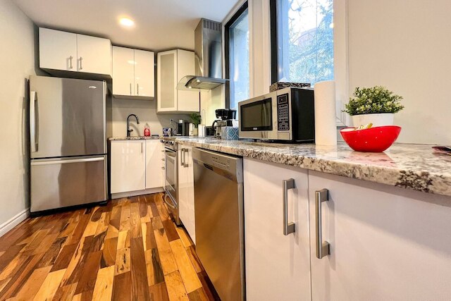 ガレージ付きシックなタウンホーム Dt Mtl