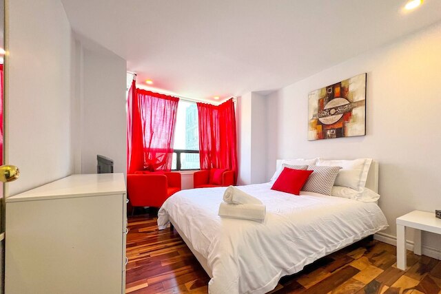 ガレージ付きシックなタウンホーム Dt Mtl