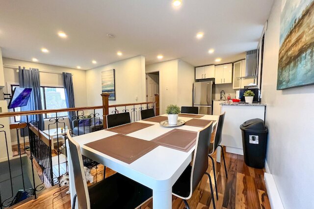 ガレージ付きシックなタウンホーム Dt Mtl