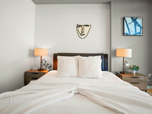 デザイン ディストリクトでの ラグジュアリー コンド w/デン