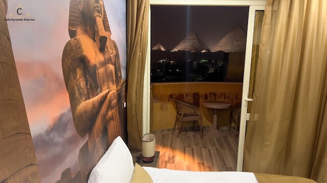 セリアピラミッドビューイン