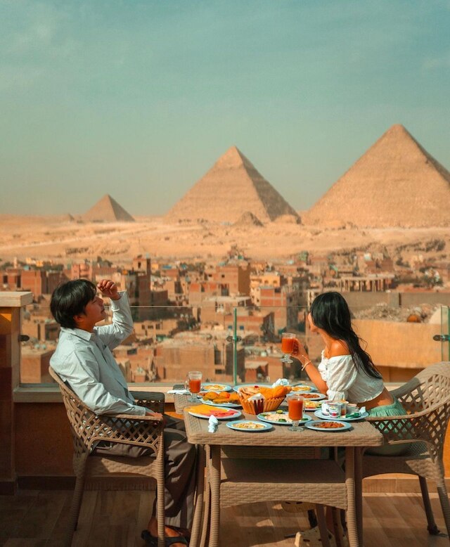 セリアピラミッドビューイン