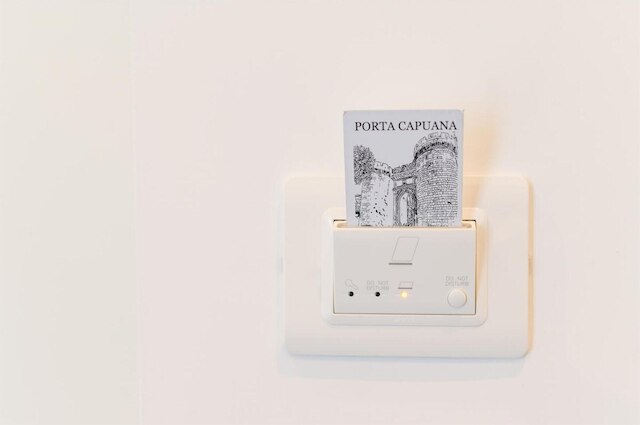 レ ポルテ ディ パルテノペ - ポルタ カプアナ