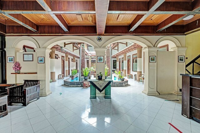 OYO  91596  ホテル  ラジャダニ