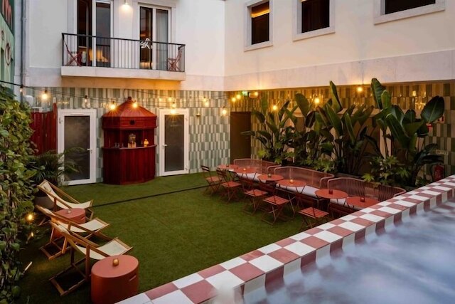 アポン・エンジェルズ - アダルトオンリー