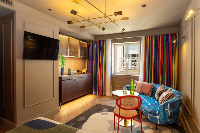 アポン・エンジェルズ - アダルトオンリー