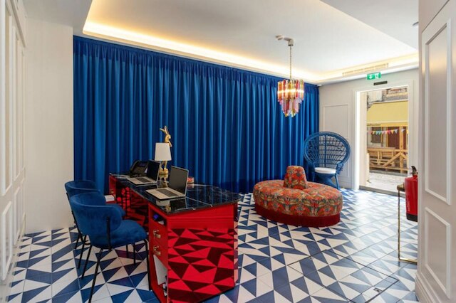 アポン・エンジェルズ - アダルトオンリー