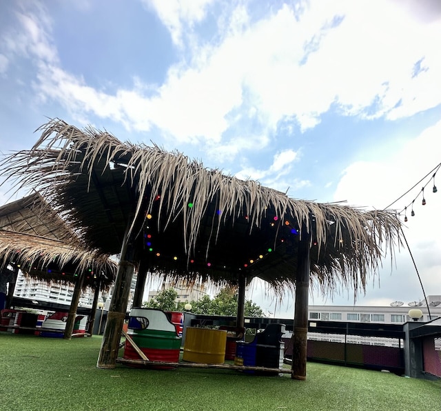 H-ディストリクト ブティック ポショテル