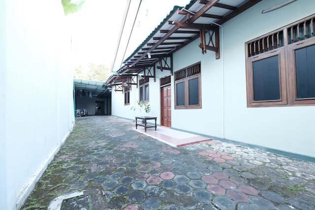 SPOT ON 92068 プジャ ケスマ ホームステイ シャリア ヨギャカルタ