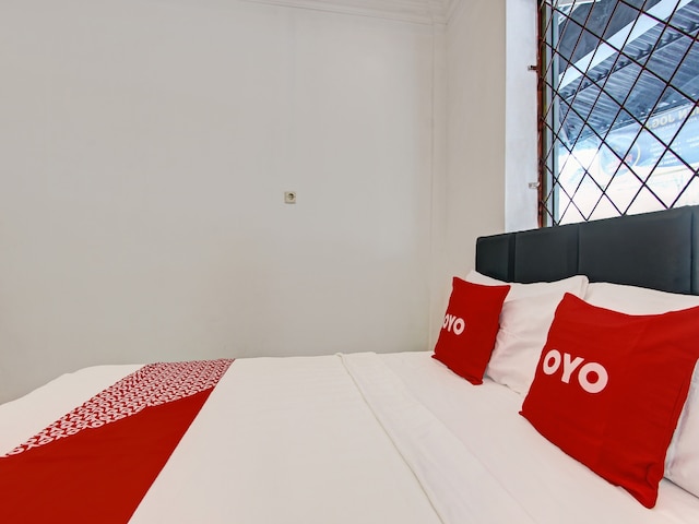 OYO  92166 ニルワナ  イン  シャリア