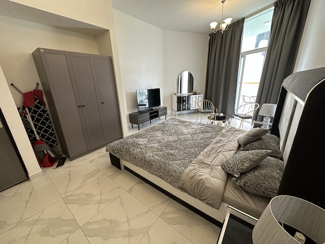 マスターピース - エレガント スタジオ ウィズ カナルビュー イン ビジネスベイ