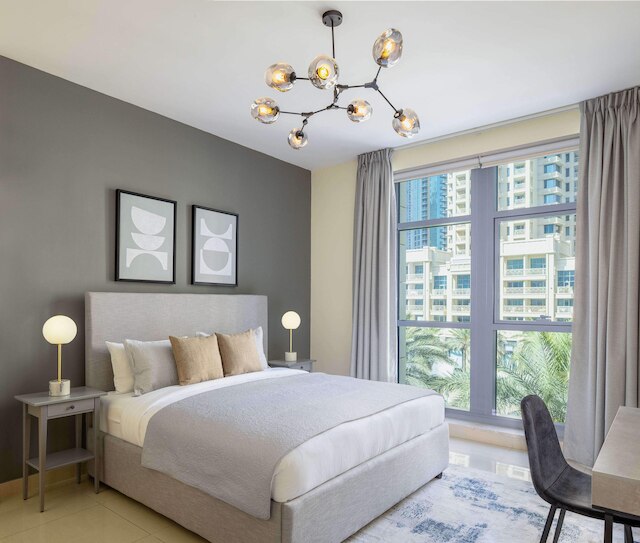 シルクハウスクラレン、ダウンタウンドバイ