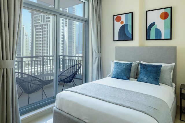 シルクハウスクラレン、ダウンタウンドバイ