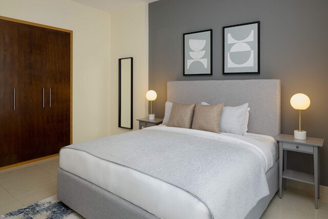 シルクハウスクラレン、ダウンタウンドバイ