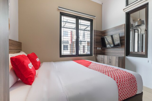 OYO Life 3246 ウォルナットイン G-10