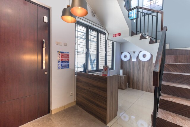 OYO Life 3246 ウォルナットイン G-10