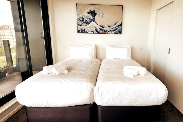 サニー、スペーシャス アンド マグニフィセント シービューズ！