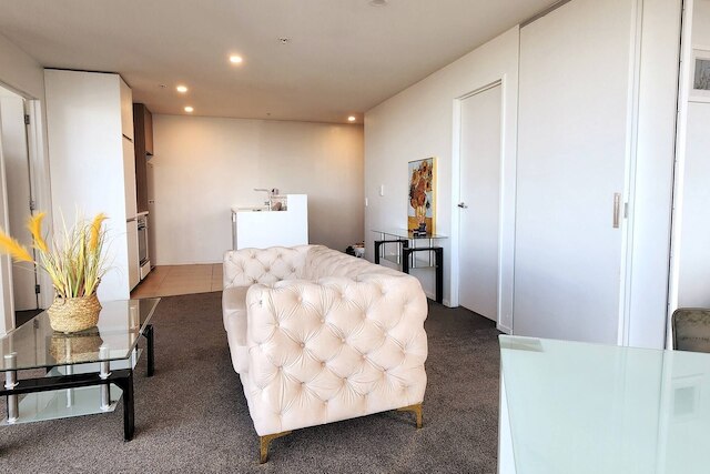 サニー、スペーシャス アンド マグニフィセント シービューズ！