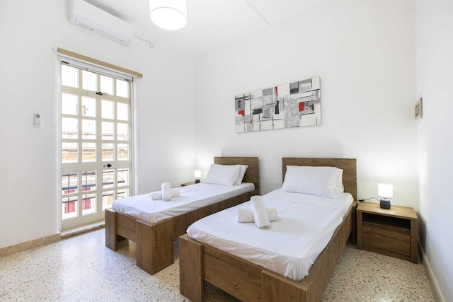 スリーマ ラブリー フラット