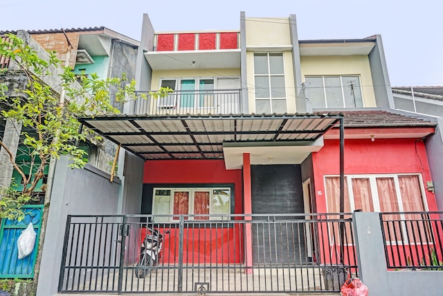 OYO ライフ 92091 チトラ オマ シャリア