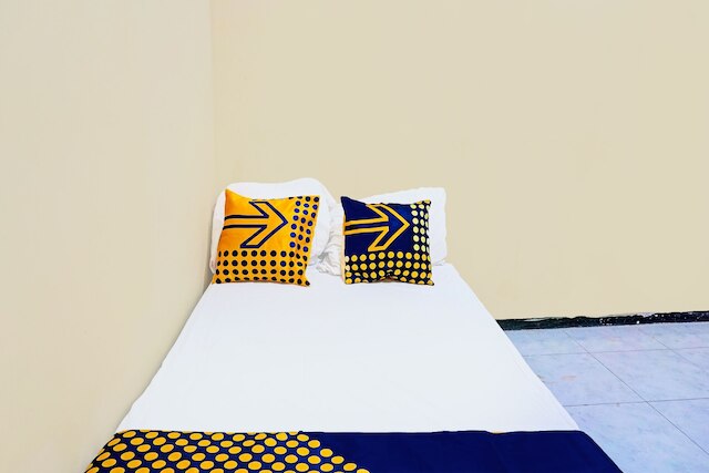 OYO ライフ 92091 チトラ オマ シャリア