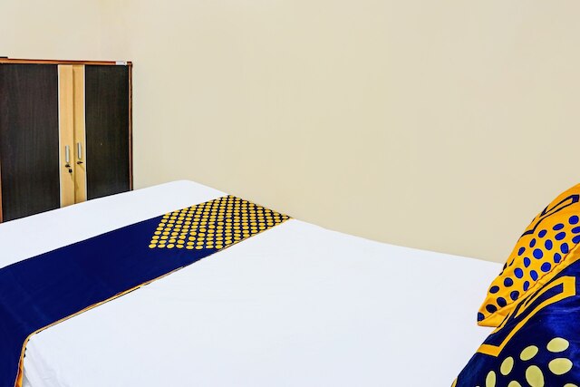 OYO ライフ 92091 チトラ オマ シャリア