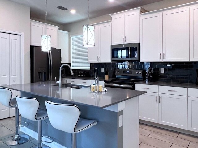 5 ベッド 5 バス サウスフェイシングプール ホーム ストーリー レイク 5 ベッドルーム ホーム バイ RedAwning