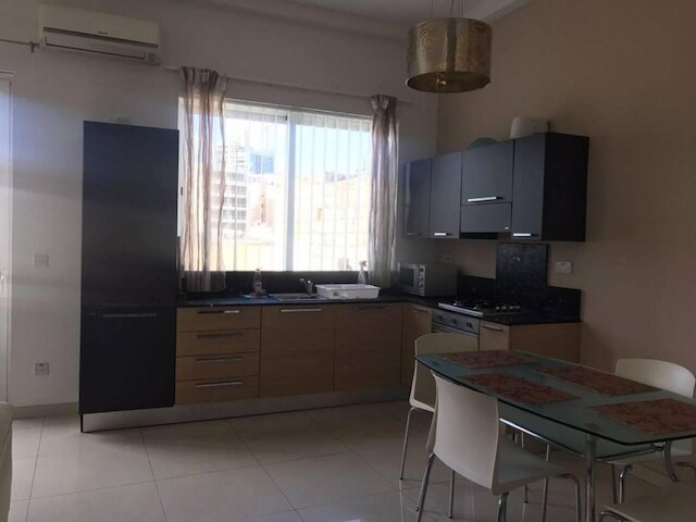 レマーカブル 2 ベッド  アパートメント イン セント ジュリアンズ