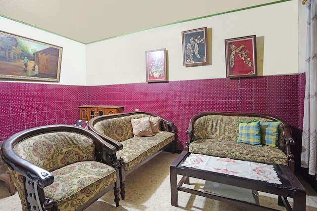 OYO ライフ 91859 コスト ブデ シャリア