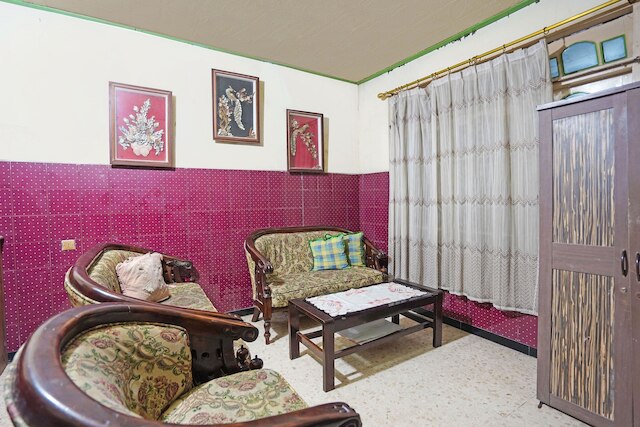 OYO ライフ 91859 コスト ブデ シャリア