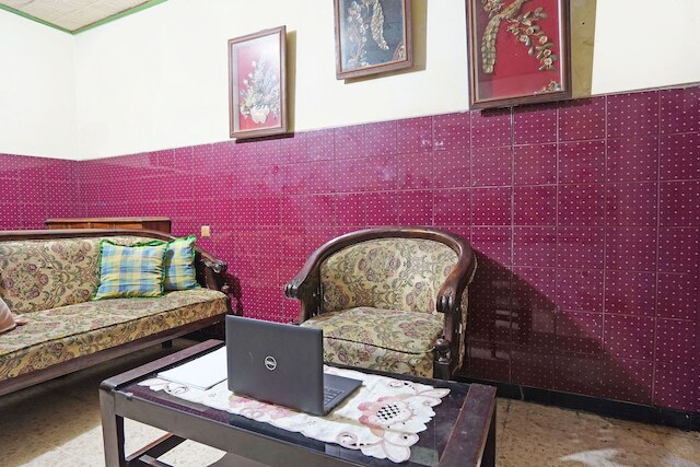 OYO ライフ 91859 コスト ブデ シャリア