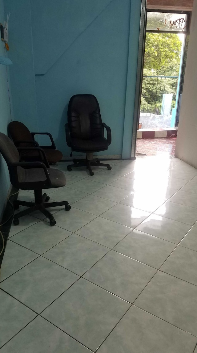 OYO ライフ 92104 ホテル モリス シャリア