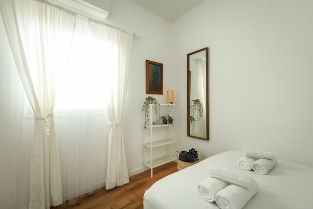 スタイリッシュ2BDバウハウスアパートウバルコニー