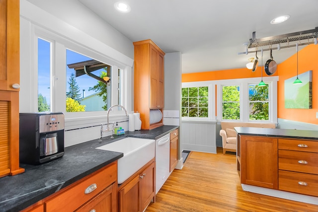 エンチャンテッド パス トゥ ア ガーデンスケープ