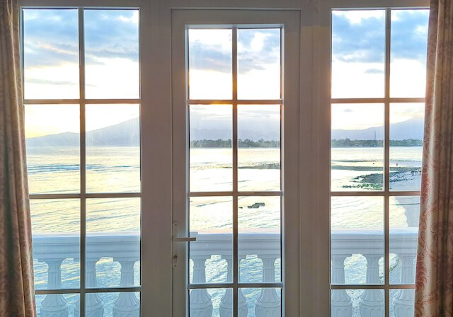 ギリビーチフロントスイート