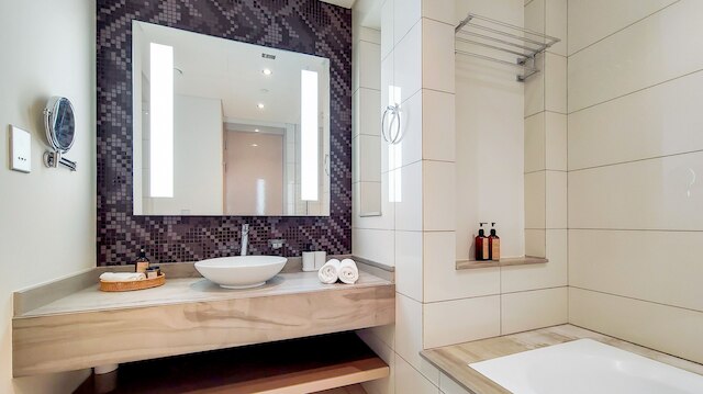 マンジル - コージー 1BR ニア ダウンタウン ウィズ スイミング プール