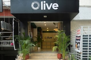 オリーブ ジップ レスト ハウス ロード バイ エンバシー グループ