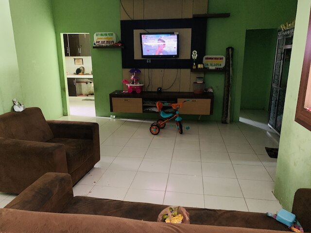 ホテル O ナイラ ホームステイ シャリア ニア コロコロ パナム, カラオケ, プール, & カフェ