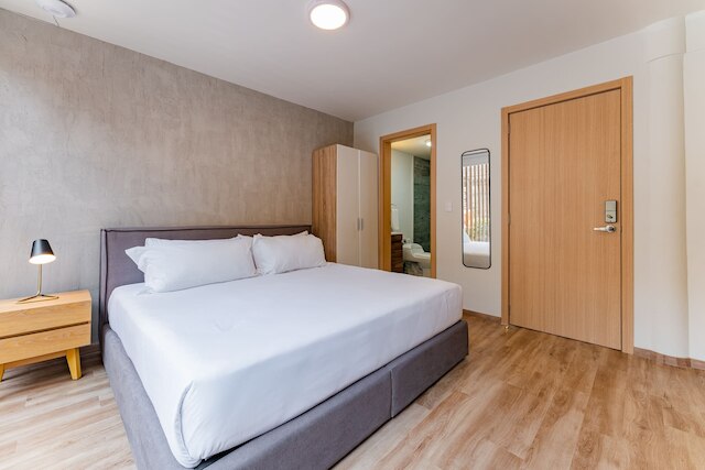 コンデサ チョルーラ ロフツ バイ VH