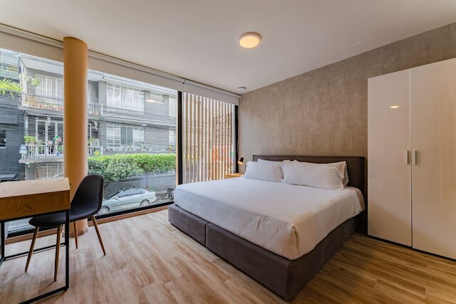 コンデサ チョルーラ ロフツ バイ VH