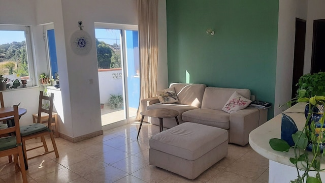 アルロゾロフ3BDアパートメント