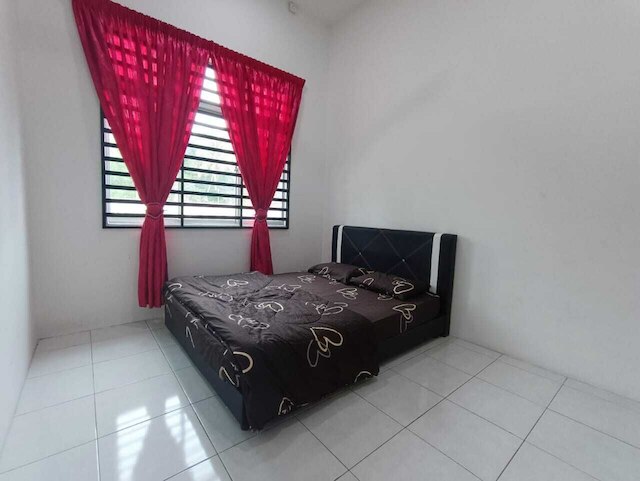 ホテル O ジュウィンガン シャリア 3