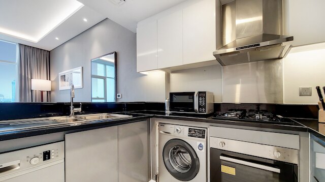 マンジル - 1BR イン ビジネス ベイ ウィズ ブルジュ & カナル ビュー