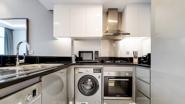 マンジル - 1BR イン ビジネス ベイ ウィズ ブルジュ & カナル ビュー