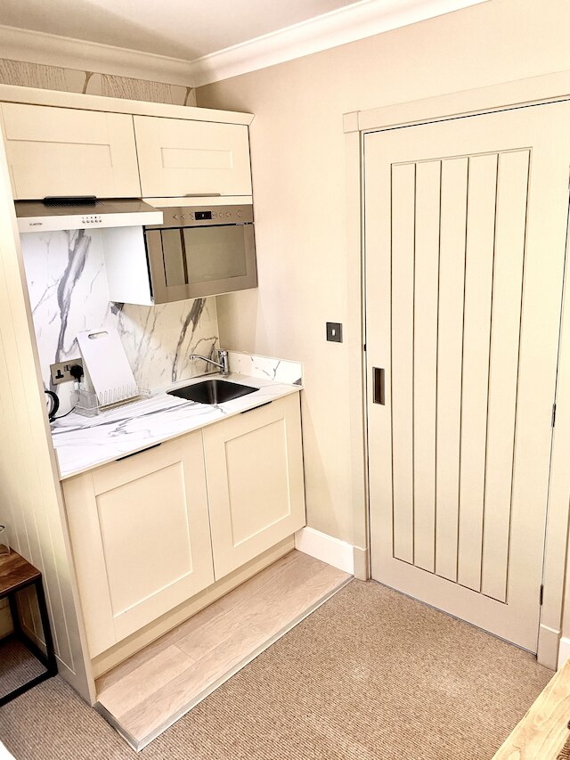 ザレストホテル